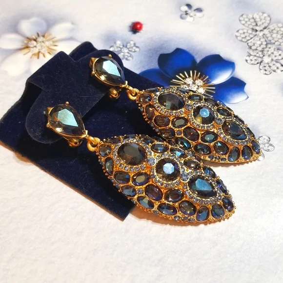 BRAND NEW Oscar de la Renta Crystal Elegance 14k plated Clip Earrings - Picture 2 of 8